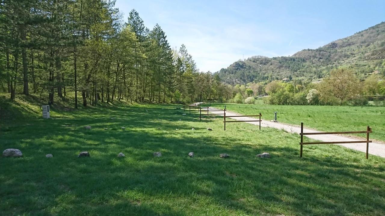Camping Les Framboiseilles Castellane Esterno foto